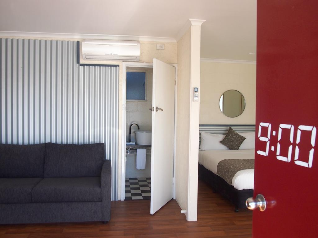 Siesta Central Apartments Sale Oda fotoğraf